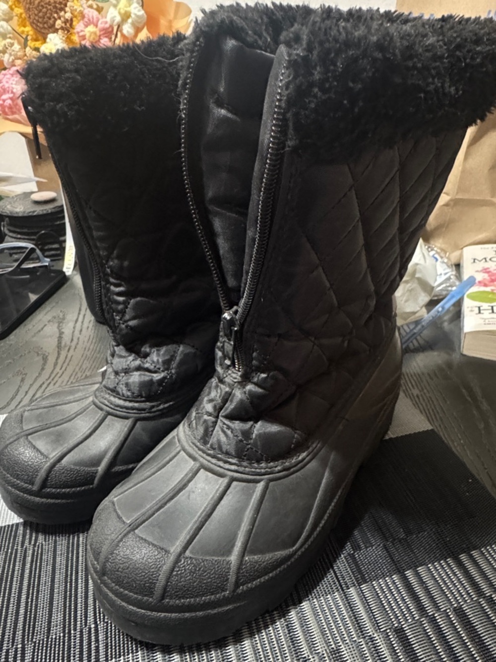 Black Quilted Winter Snow Boots with Faux Fur